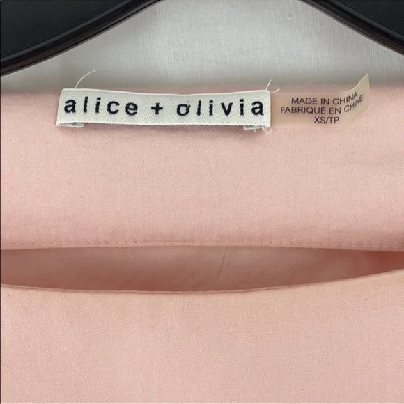 Alice + Olivia Pink Bell Sleeve Top S Boat Neck Spit Back sz XS - Picture 7 of 9